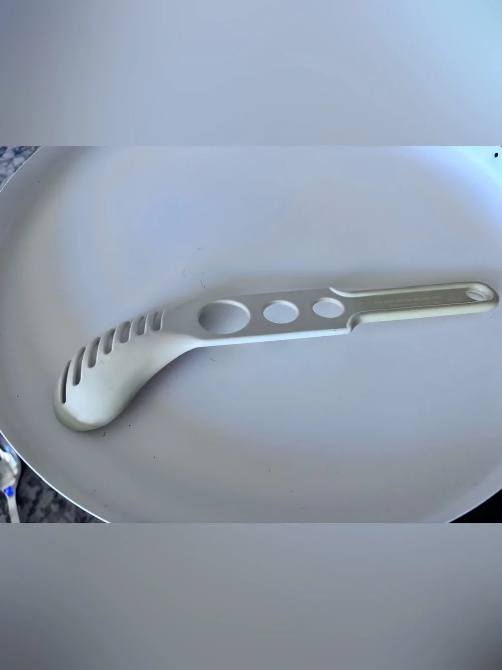 Ecko Cream Pasta Server Spoon- discolored